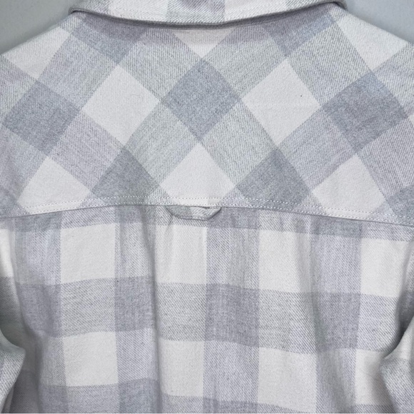 ROOTS Plaid Flannel Cream & Grey Button-Up Shirt Size Medium - Picture 6 of 12